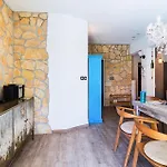 Two-bedroom In דירה
