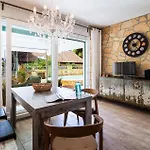 Two-bedroom In דירה