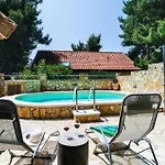 Two-bedroom In דירה *