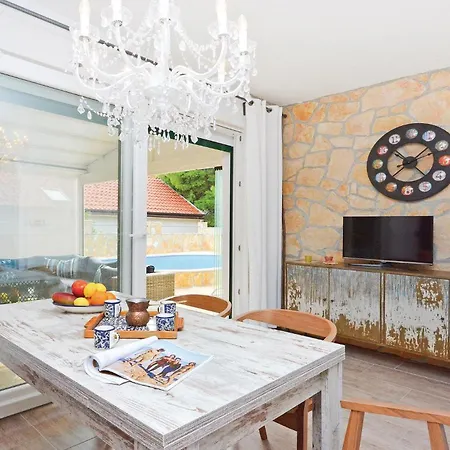 2 Bedroom Awesome In Ivan Dolac