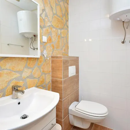 2 Bedroom Awesome In Ivan Dolac