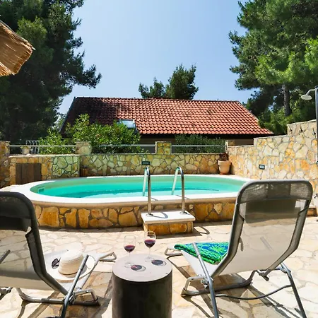 2 Bedroom Awesome In * Ivan Dolac
