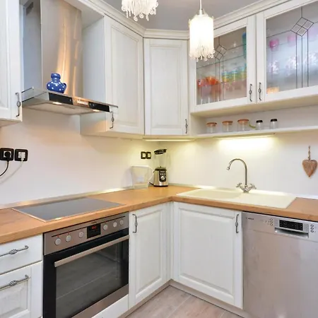 Apartment 2 Bedroom Awesome In Ivan Dolac