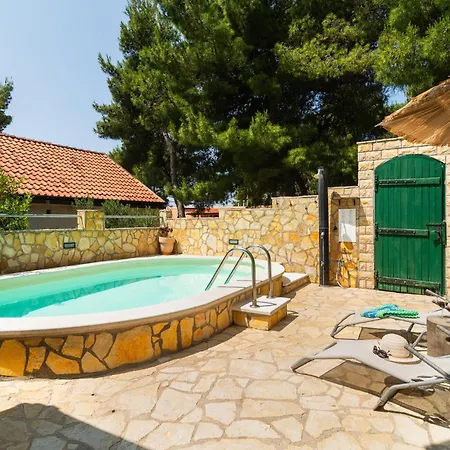 2 Bedroom Awesome In *
