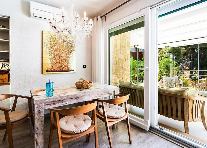Two-bedroom In איוואן דולץ