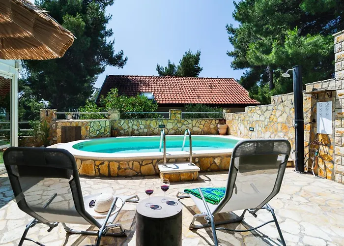 Two-bedroom In דירה *